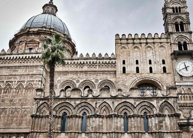 In this post, we will walk you through the optimal amount of days that you should spend in Palermo to absorb all the energy from this Italian city.