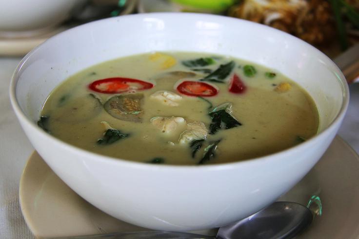 Frontal shot of a Green Curry dish