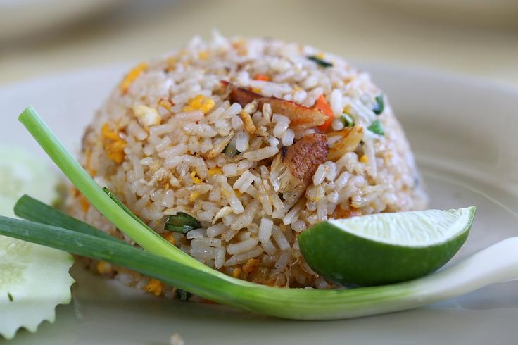 Frontal shot of a Khao Pad dish