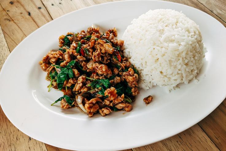 Frontal picture of Stir-Fried Basil Pork dish